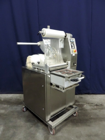 Meca System 900 Vacuum form/filling and sealing machine